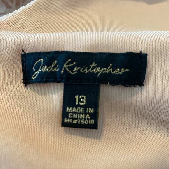 Jodi Kristopher Formal Pink/Peach Lace Dress Fit & Flare, Cut Out Dress. Size 13 - Picture 3 of 9